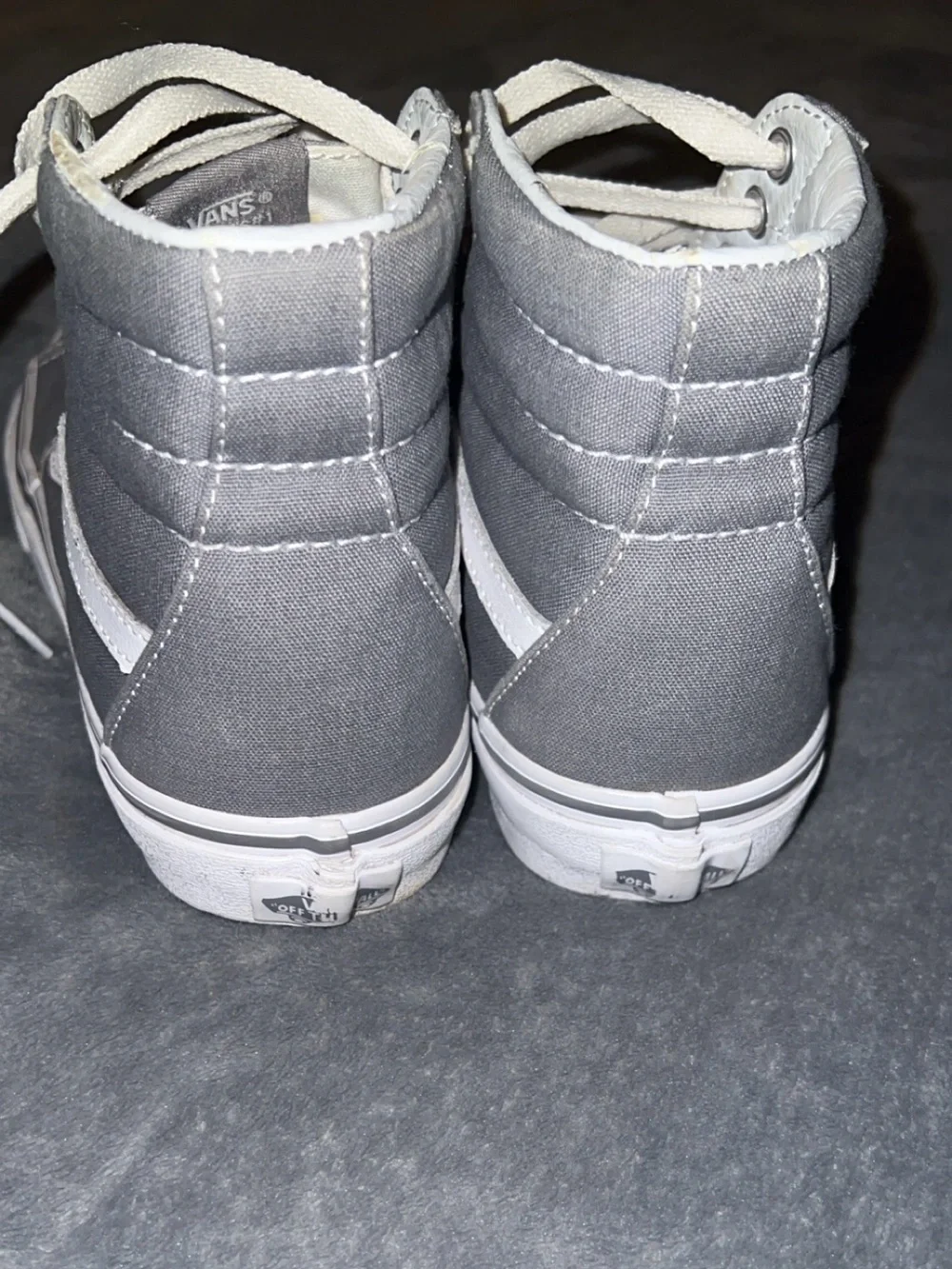 Boys Vans High Top Skate Sneakers in Gray and White 5.5